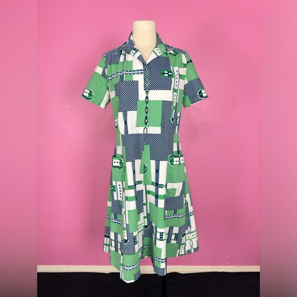 Vintage 70s 1970s Poly Knit Short Sleeve Novelty Print Shirtwaist Dress - Picture 10 of 10